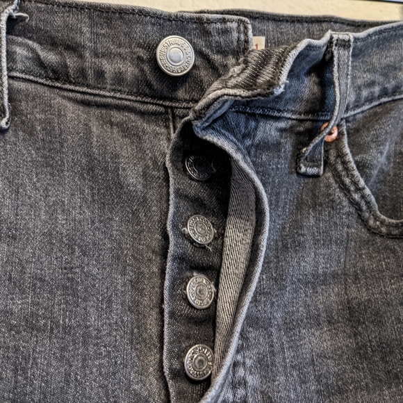 Levi's Wedgie Skinny High Rise Button Fly Ankle Jeans Washed Black raw hem Sz 31 - Picture 5 of 8